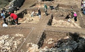 希腊考古学家认为他们在伊萨卡岛发现了一座公元前8世纪的宫殿遗址，并提出《荷马史诗》中的英雄奥德修斯并非传说这一理论。