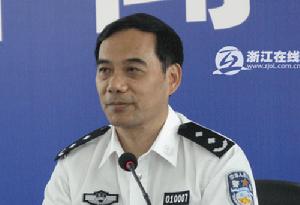 （图）杭州市公安局常务副局长、新闻发言人郑贤胜