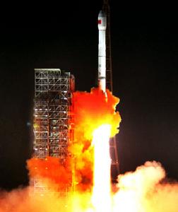 2010年11月1日1日零时26分长征三号丙运载火箭成功将第六颗北斗导航卫星送入太空